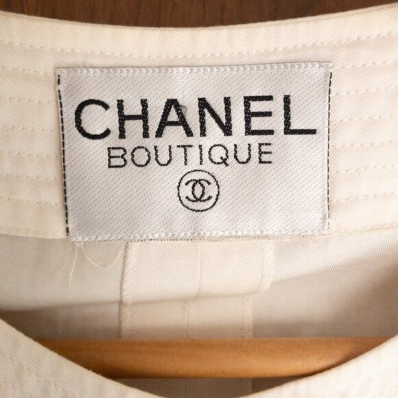 Rare Vintage CHANEL Boutique Ivory Shirt Dress with Gold Medallion Buttons - Picture 3 of 13